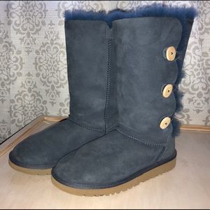 Ugg Bailey Button Triplet in Navy